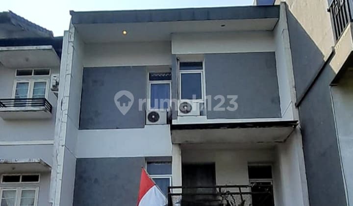 Rumah Cluster Semi Furnish Hadap Taman di Cinere Gandul