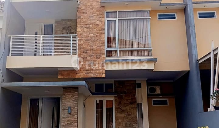 Comfortable Green Cluster House in Jagakarsa