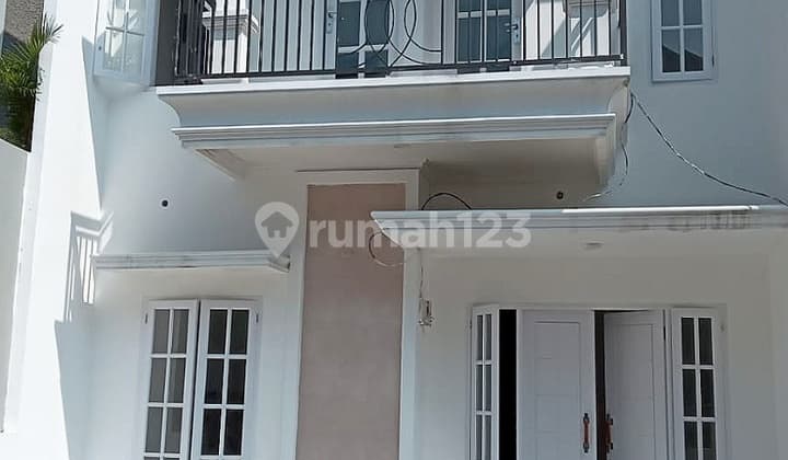 Rumah Bagus 2 Lantai Dalam Cluster Hadap Timur di Jagakarsa