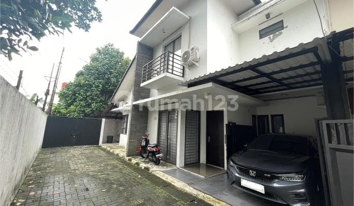 Rumah 2 Lantai Dalam Cluster di Jagakarsa