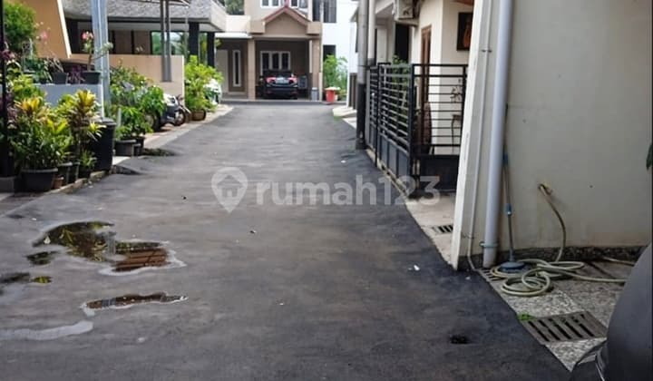 Cluster House 2.5 Floors in Kramatjati