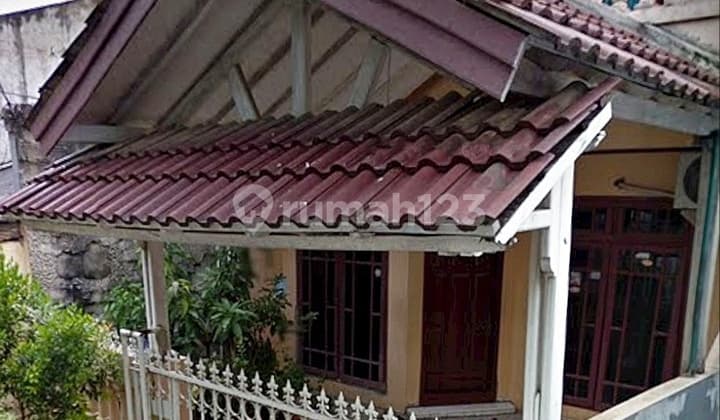 Rumah Dalam Komplek di Kramat Jati