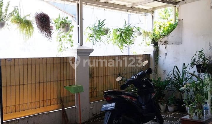 House in a Quiet and Comfortable Housing Estate in Sukatani Tapos