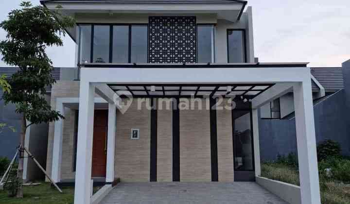 Rumah Modern Northwest Hill VIEW LAKE Citraland Surabaya