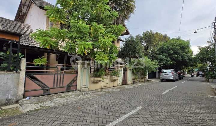 Rumah murah 2 lantai luas 300 m2 di jalan Bima , Kavling Agraria. Karawaci Tanggerang kota.
