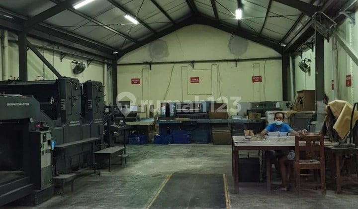 Gudang 3 in 1 (workshop + Office 4 lantai) luas 1409 m2 di Kalibaru timur, Kemayoran Jakarta Pusat.