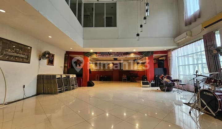 Tanah dan Bangunan ex showroom mobil di Basoka raya, joglo - Kembangan.Jakarta barat.