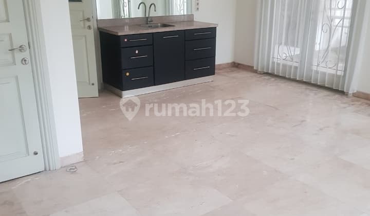 Rumah Hook Dijual Wisata Bukit Mas, Surabaya