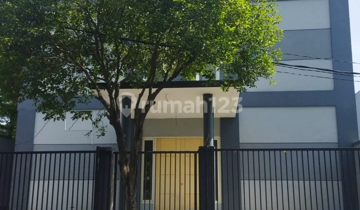 Dijual Rumah 2 lantai di Bukit Palma Citraland Utama, Surabaya Dijual Rumah 2 lantai di Bukit Palma Citraland Utama, Surabaya