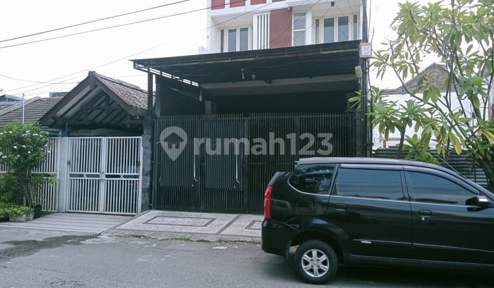 Rumah SHM Dijual di Raya Darmo Perrmai Selatan Surabaya Rumah SHM Dijual di Raya Darmo Perrmai Selatan Surabaya