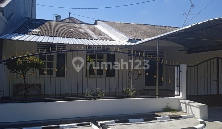 Rumah SHM Disewakan di Darmo Baru Timur Surabaya Rumah SHM Disewakan di Darmo Baru Timur Surabaya