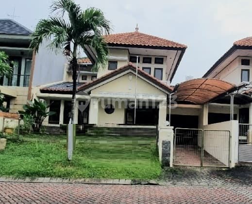 For Rent: 2-Story House in Graha Family Housing Estate, Surabaya