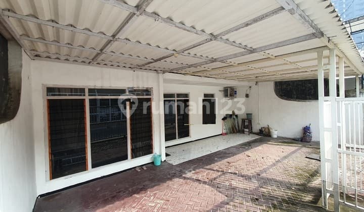 For Sale House in Simpang Darmo Permai South Surabaya