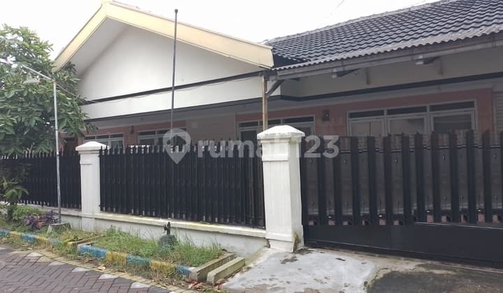 Rumah SHM Dijual di Kebraon Prima Surabaya Barat