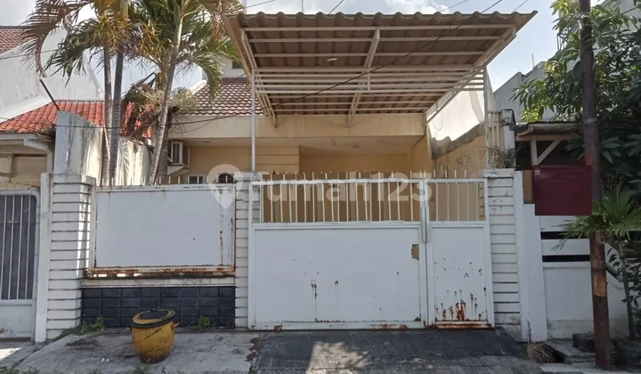 Rumah SHM Dijual di Simpang Darmo Permai Selatan Surabaya Barat Rumah SHM Dijual di Simpang Darmo Permai Selatan Surabaya Barat