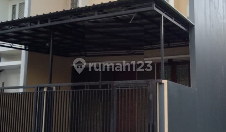 Rumah SHM Dijual di Puri Lidah Kulon Surabaya