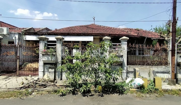 Rumah Hitung Tanah SHM Dijual di Darmo Harapan Surabaya Rumah Hitung Tanah SHM Dijual di Darmo Harapan Surabaya