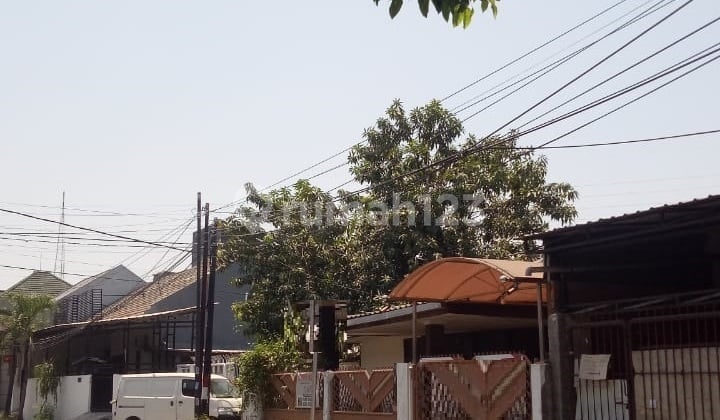 House for Sale in Darmo Indah Sari, Darmo Permai, Sambikerep, Surabaya