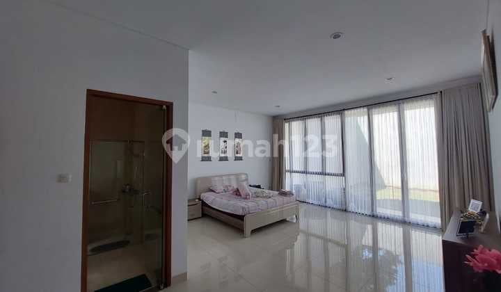 Rumah 3 Lantai di Setraduta Milenia Bandung Dekat Tol Pasteur