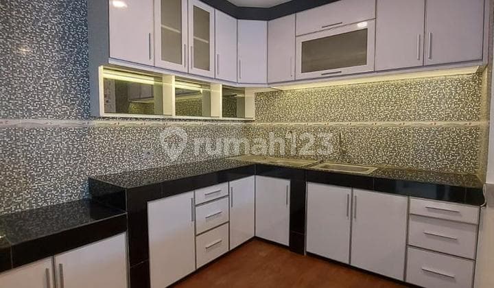 Rumah Sewa Kota Baru parahyangan Komplek Wangsakerta