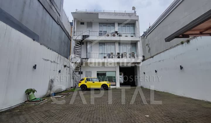 Business Space on Mainroad Dago 700.0 M²