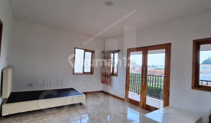 Rumah Villa Full Furnished Denga Taman Bonsai Yang Menawan Di Lembang,