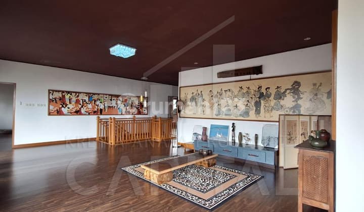 Rumah Villa Full Furnished Denga Taman Bonsai Yang Menawan Di Lembang,