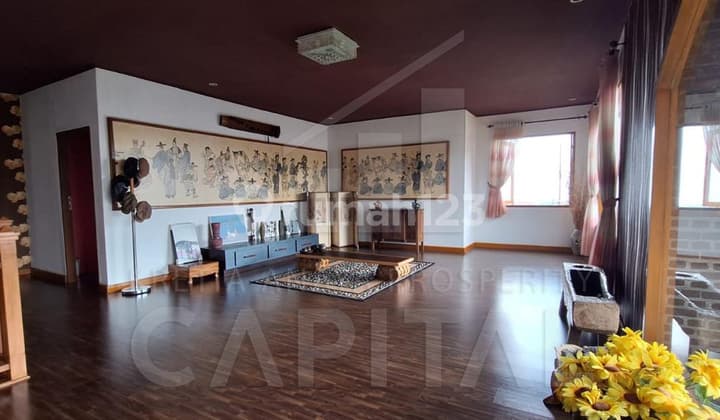 Rumah Villa Full Furnished Denga Taman Bonsai Yang Menawan Di Lembang,