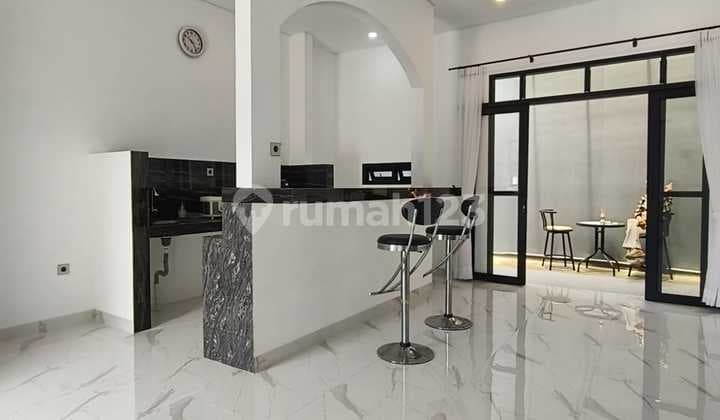 Rumah Baru di Setiabudi Regency