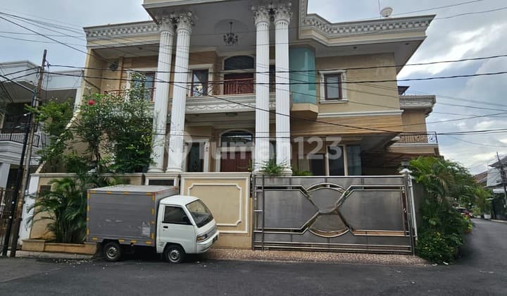 Rumah Mewah Hoek U di Jelambar Kavling Polri