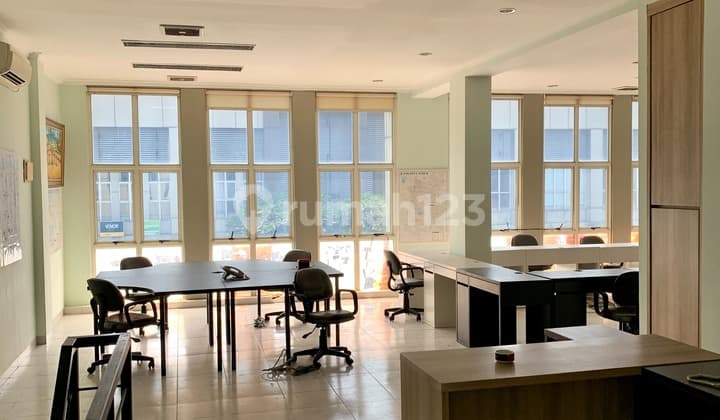 Ruko 2 Gandeng Siap Huni cocok untuk Kantor Salon Mobil di Alam Sutera