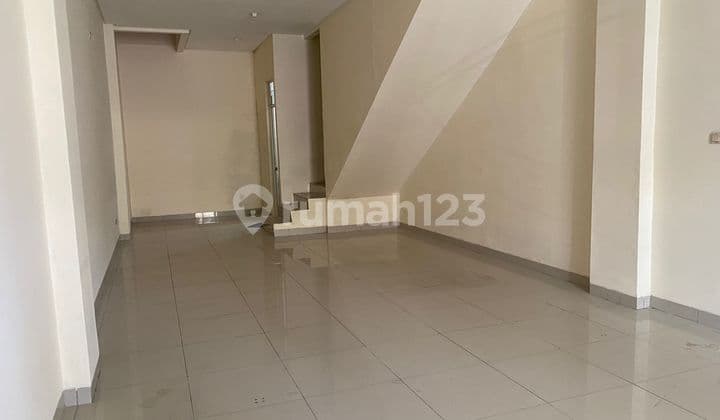 Ruko Wallstreet di Green Lake City Jakarta Barat Lokasi Strategis