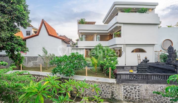 Intoducing Beautifull Eleegant Villa Located At Jl.batu Mejan In The Serene Padang Linjong Canggu