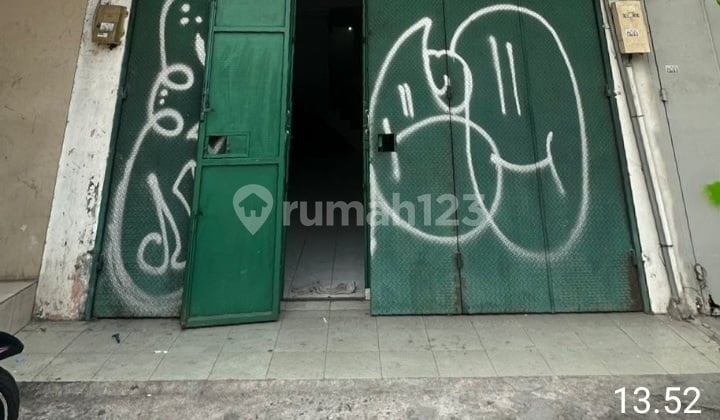 For Rent: Shop House in Good Condition, Ready to Occupy, Old Town Area, West Jakarta