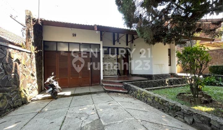 Rumah Asri Setramurni Dekat Maranatha SHM