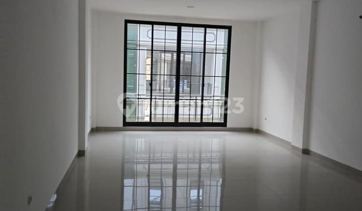 Euro Asia Pik2 Shop House, Two-Front Facing, Good Condition, Quick Sale