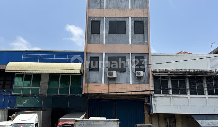 Ruko Pasar Baru 5Lantai Area Ramai Cocok Utk Bank, Kantor Dll