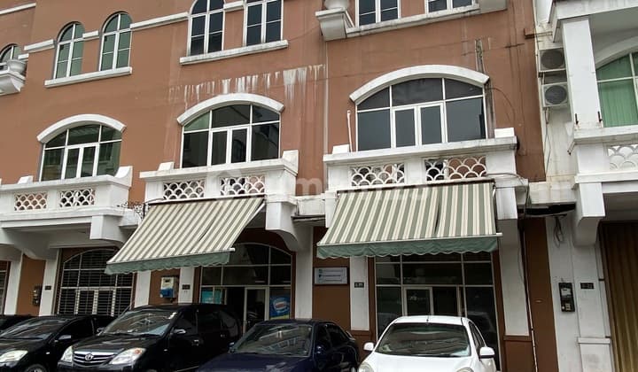 Permata Senayan Adjoined Shophouse 1st and 2nd Floors