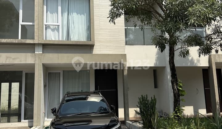 Modern Minimalist House in Citra 8 Cluster Aero Mansion, Excellent