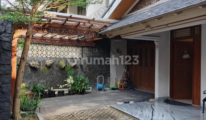 2-Storey House in Mendawai, Kebayoran Baru Prime Location Rare Find