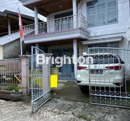 Rumah Besar Banyak Renovasi Dekat Pasar Tradisional Klandasan