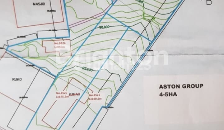 Tanah luas di pinggir jalan besar utama dan ditengah kota