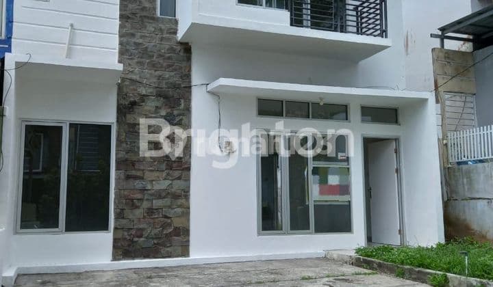 Hunian minimalis modern Cantik di Perumahan Regency