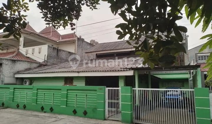 Rumah Seluas 300 M² Dekat Exit Pintu Toll Bekasi Timur