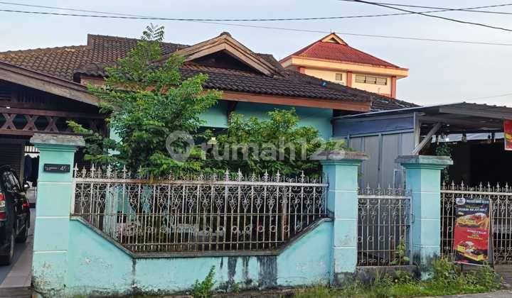 Rumah Model Lama Dekat Pasar Tradisional Merdeka Kota Samarinda
