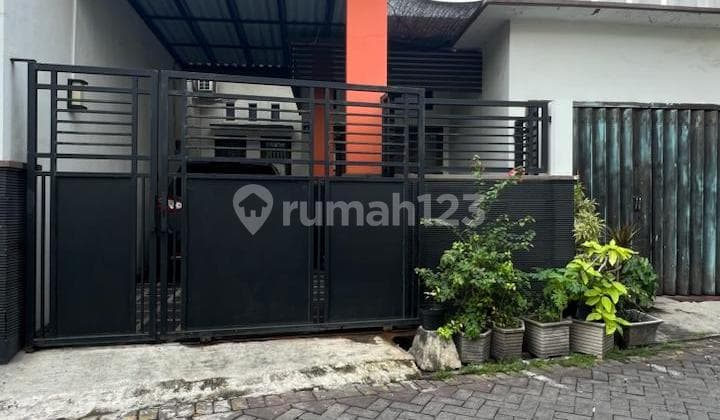 Hunian Dekat Pasar Tradisional Raharjo Surabaya.