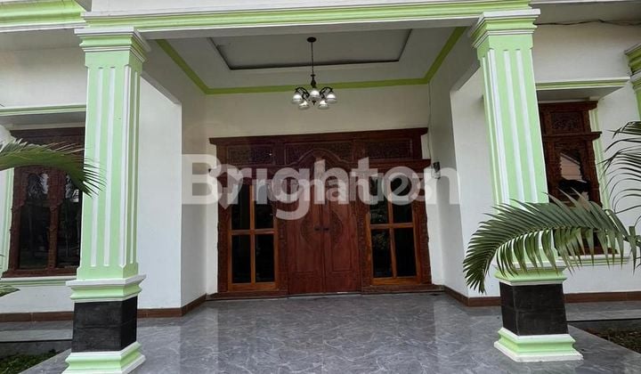 RUMAH BESAR SIAP HUNI