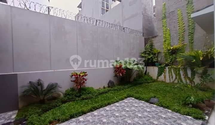 Rumah cantik 2 Lantai Furnished SHM View Pegunungan Sentul City, Bogor