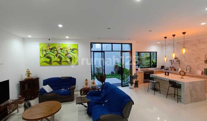 Rumah cantik 2 Lantai Furnished SHM View Pegunungan Sentul City, Bogor
