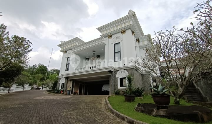 Rumah Classic Luas 2 Lantai View Gunung Ada Kolam Renang, Cocok Untuk Kel.besar
